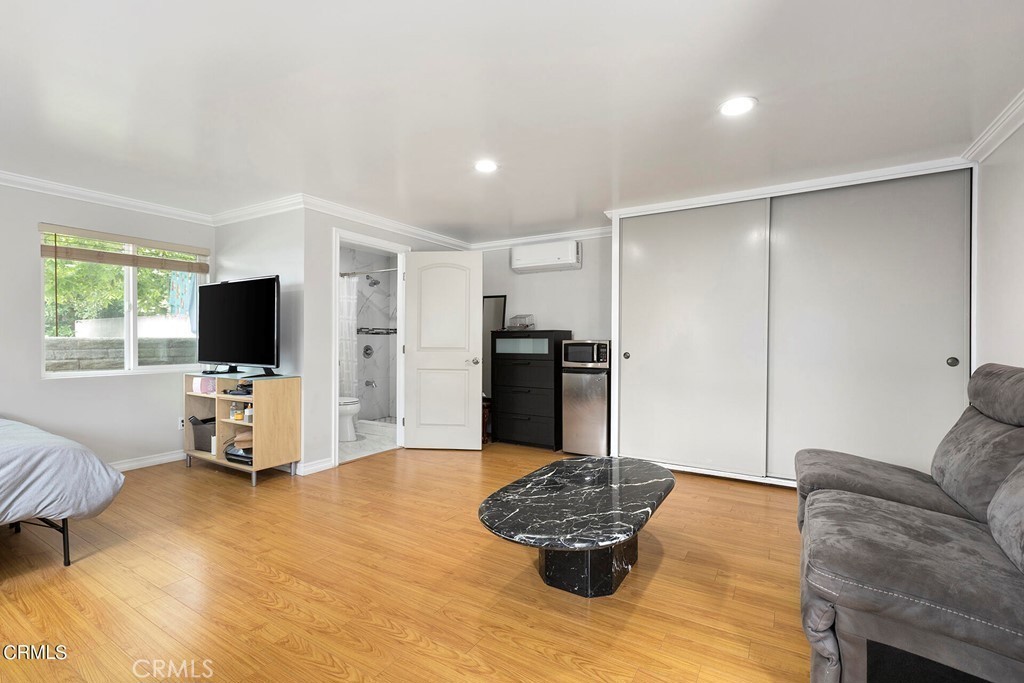 2963 Sheffield Property Photo 17