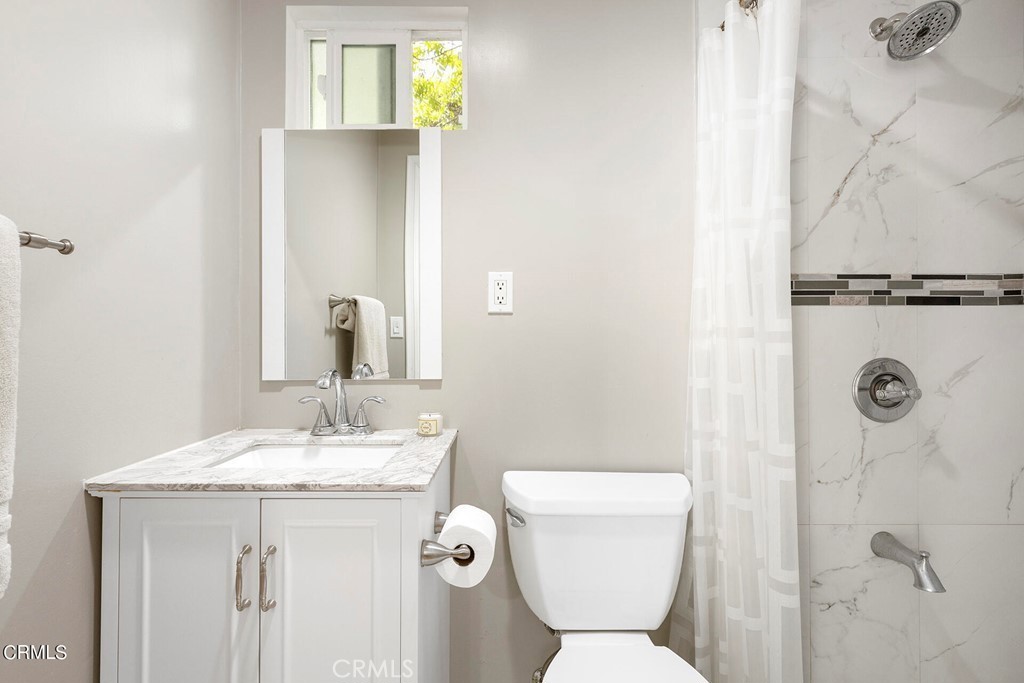 2963 Sheffield Property Photo 18