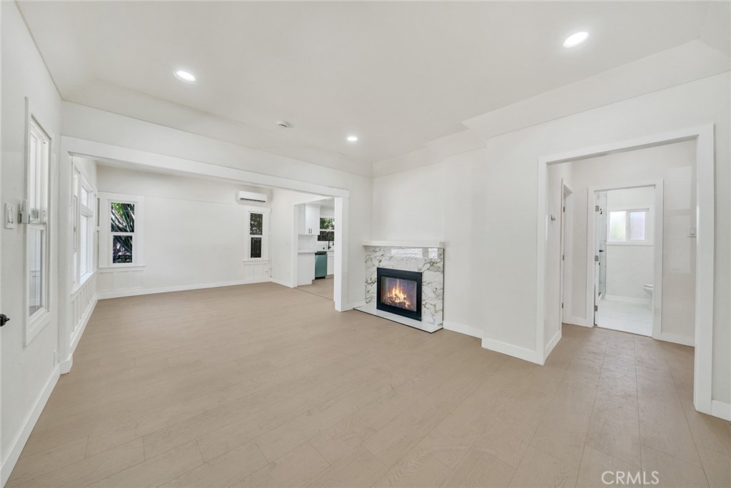 1020 W 70th Street Property Photo 1