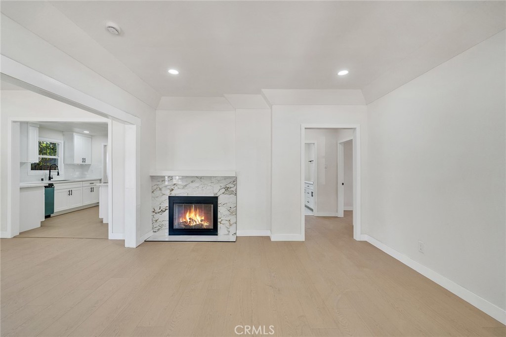 1020 W 70th Street Property Photo 2