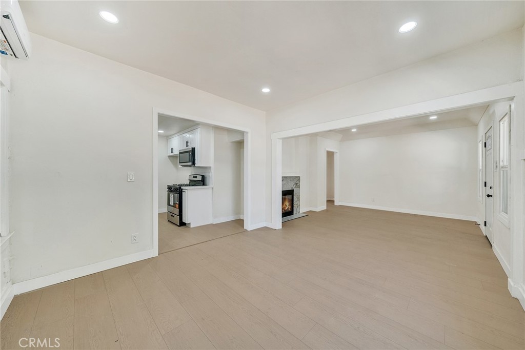 1020 W 70th Street Property Photo 7