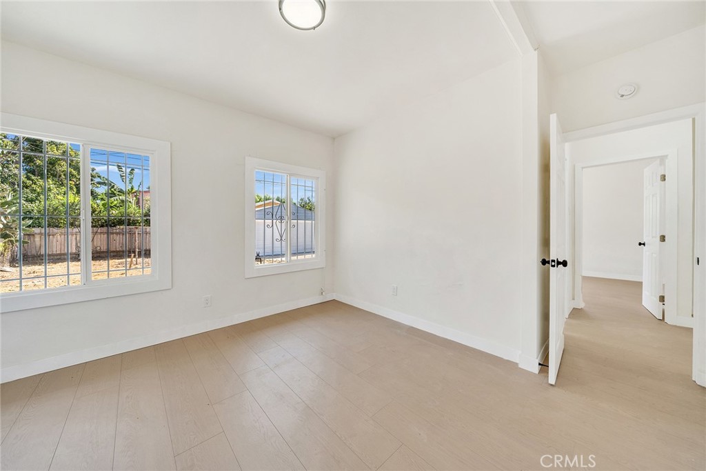 1020 W 70th Street Property Photo 13
