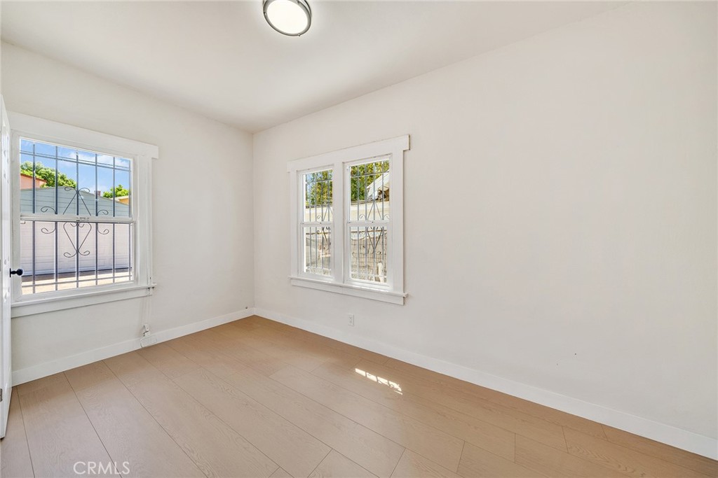1020 W 70th Street Property Photo 16