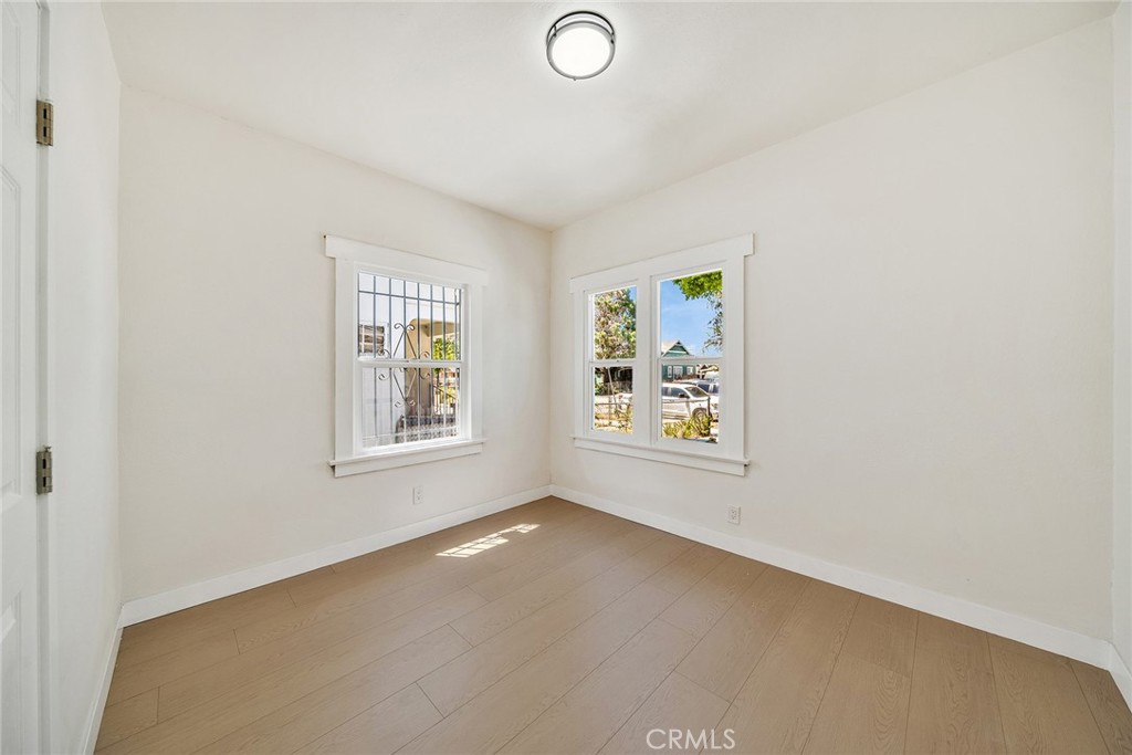 1020 W 70th Street Property Photo 18