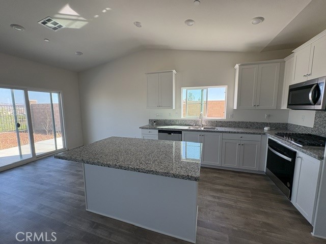 35355 Couples Court Property Photo 3