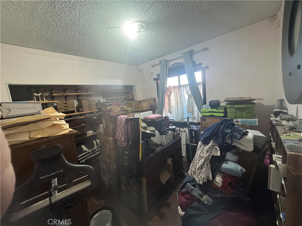 1519 W 69th Property Photo 3