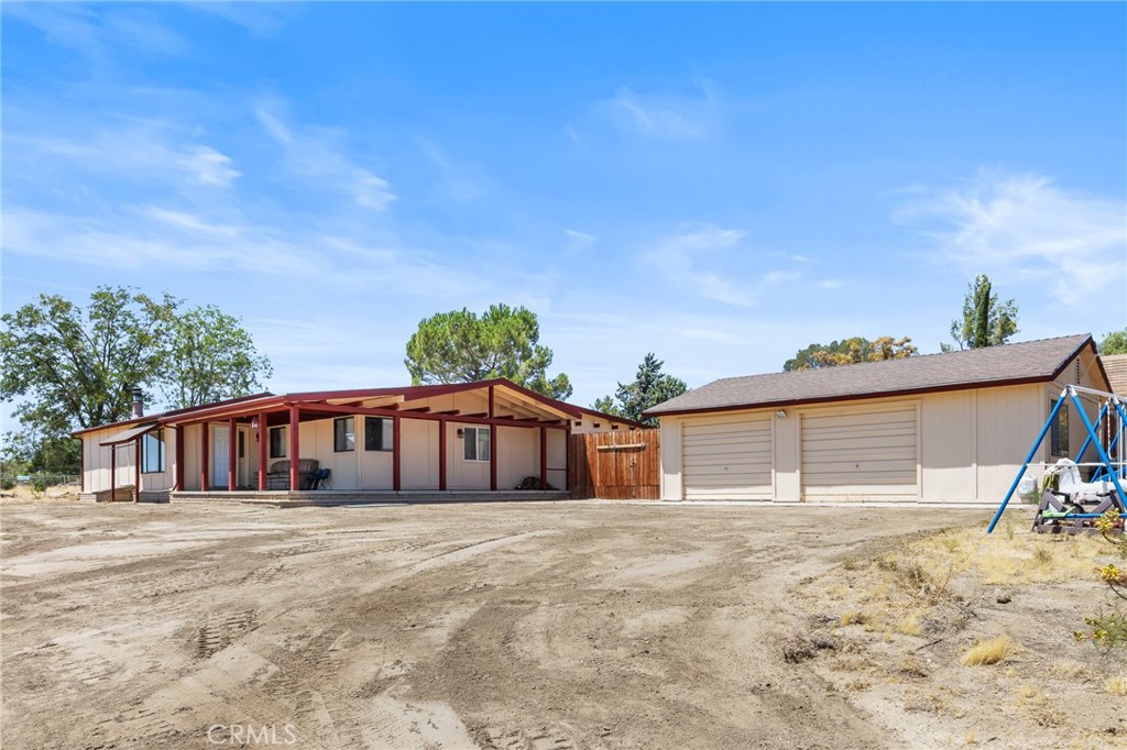 37625 Hill Property Photo 2