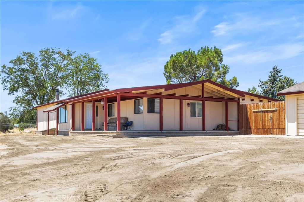 37625 Hill Property Photo 4
