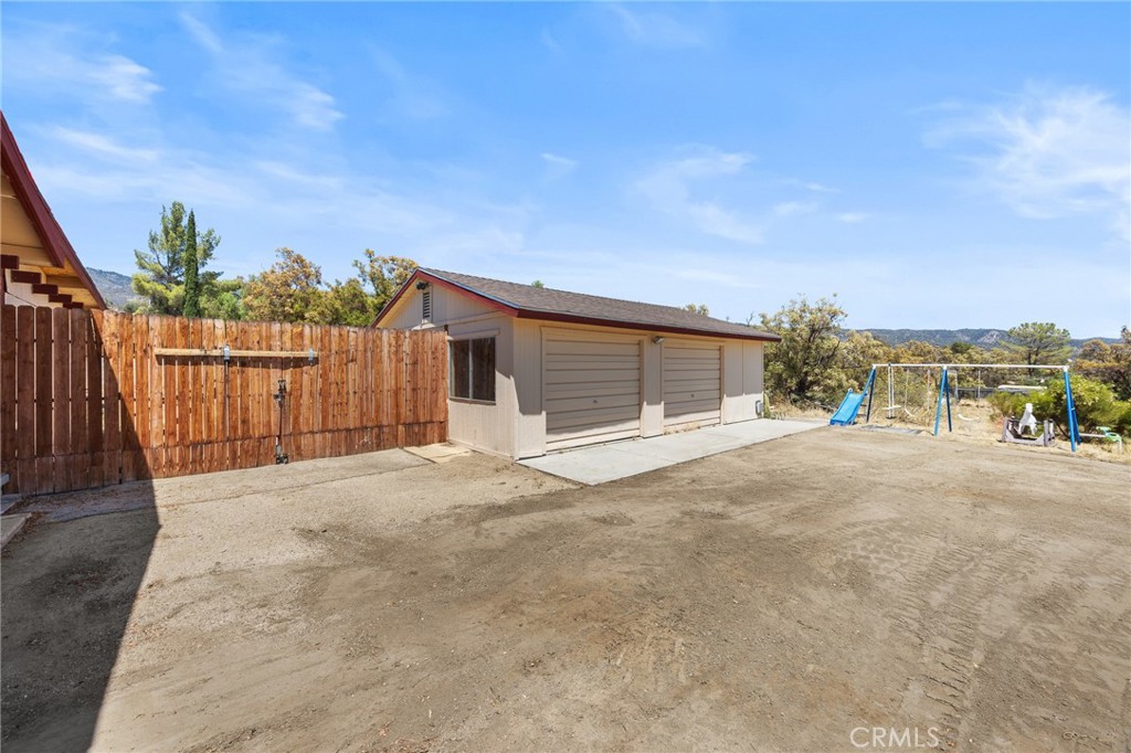 37625 Hill Property Photo 5