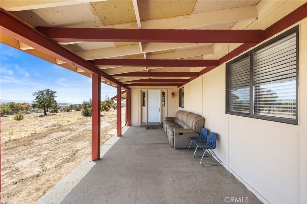 37625 Hill Property Photo 8
