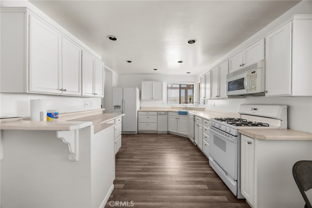 37625 Hill Property Photo 16