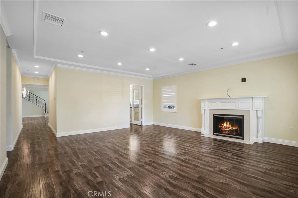 1025 E San Jose Ave Property Photo 2
