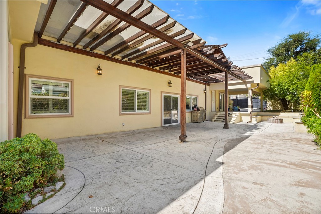 1025 E San Jose Ave Property Photo 9