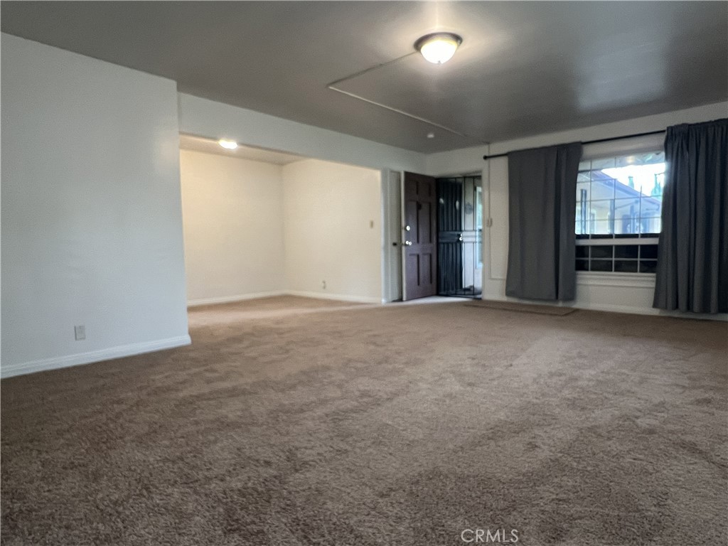 500 N Los Robles Avenue 6 Property Photo 3