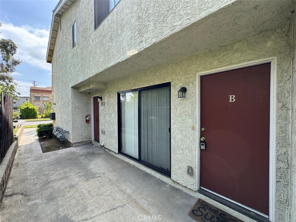 241 S Curtis Avenue Property Photo 4