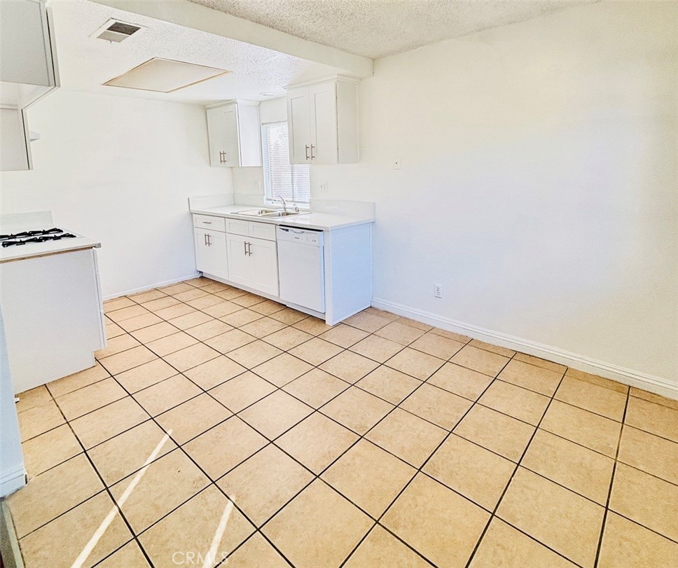241 S Curtis Avenue Property Photo 10