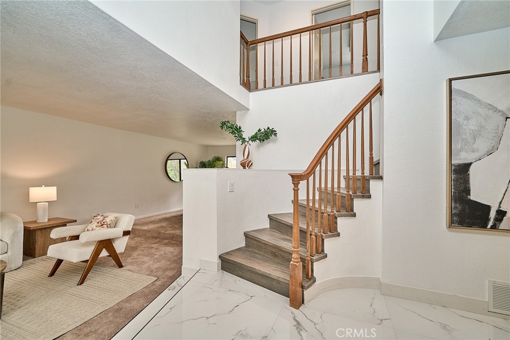 22060 Cedardale Drive Property Photo 4