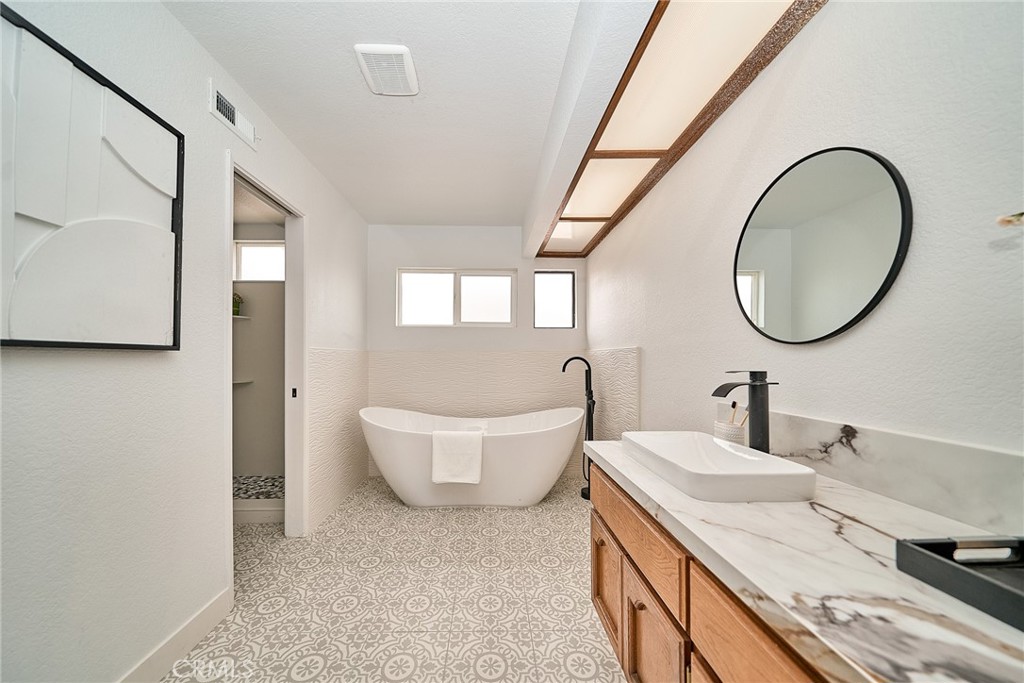 22060 Cedardale Drive Property Photo 24