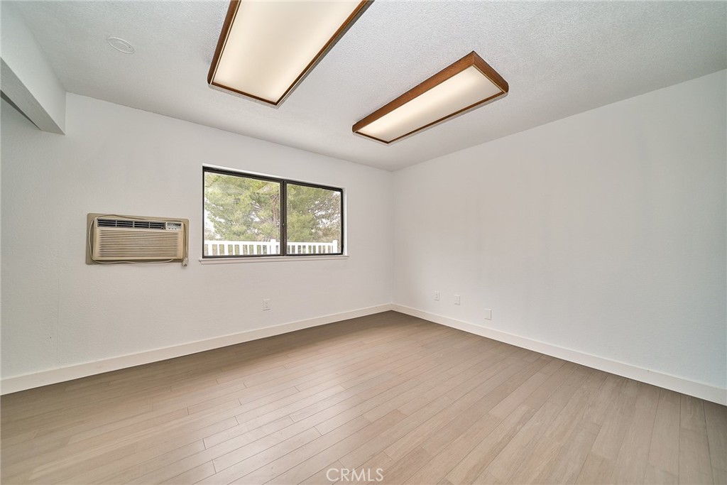22060 Cedardale Drive Property Photo 25