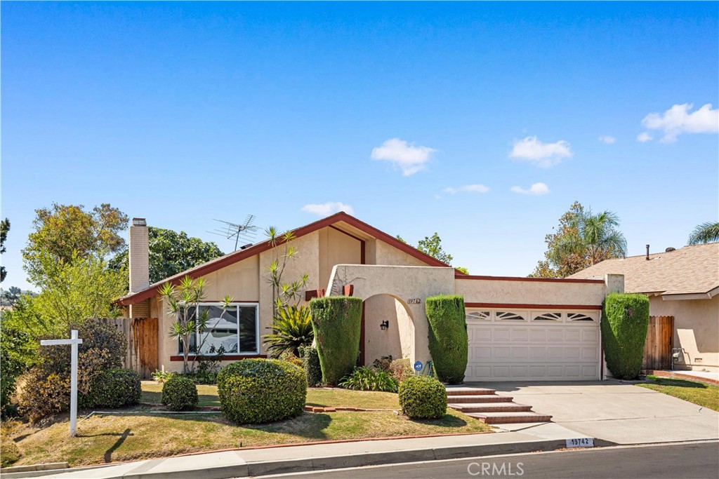 19742 Fernwood Plaza Property Photo 1