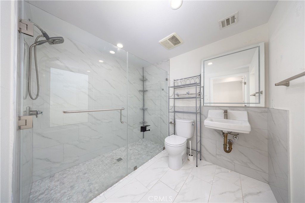 2939 Leeward 305 Property Photo 12