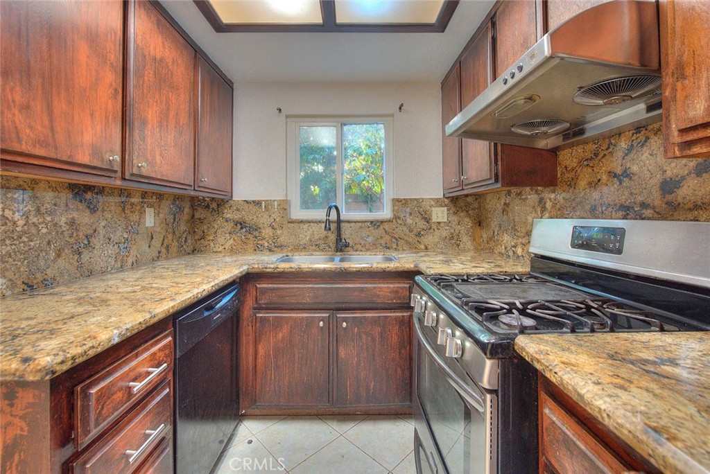 3701 Summer Lane Property Photo 12