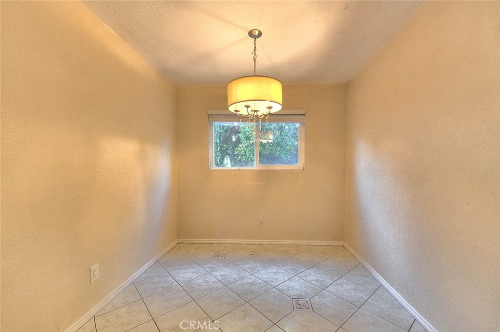3701 Summer Lane Property Photo 14