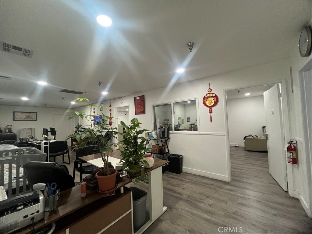 938 S Vail Property Photo 3