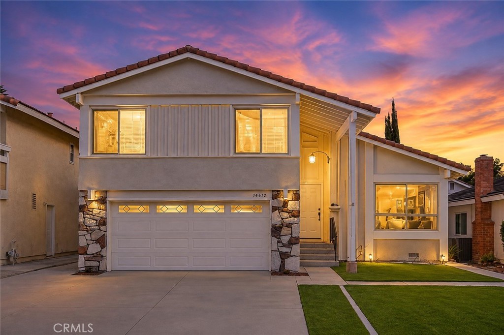 14612 Beach Avenue Property Photo 1