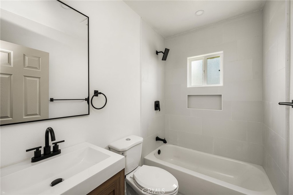 2430 W Bennett Property Photo 16