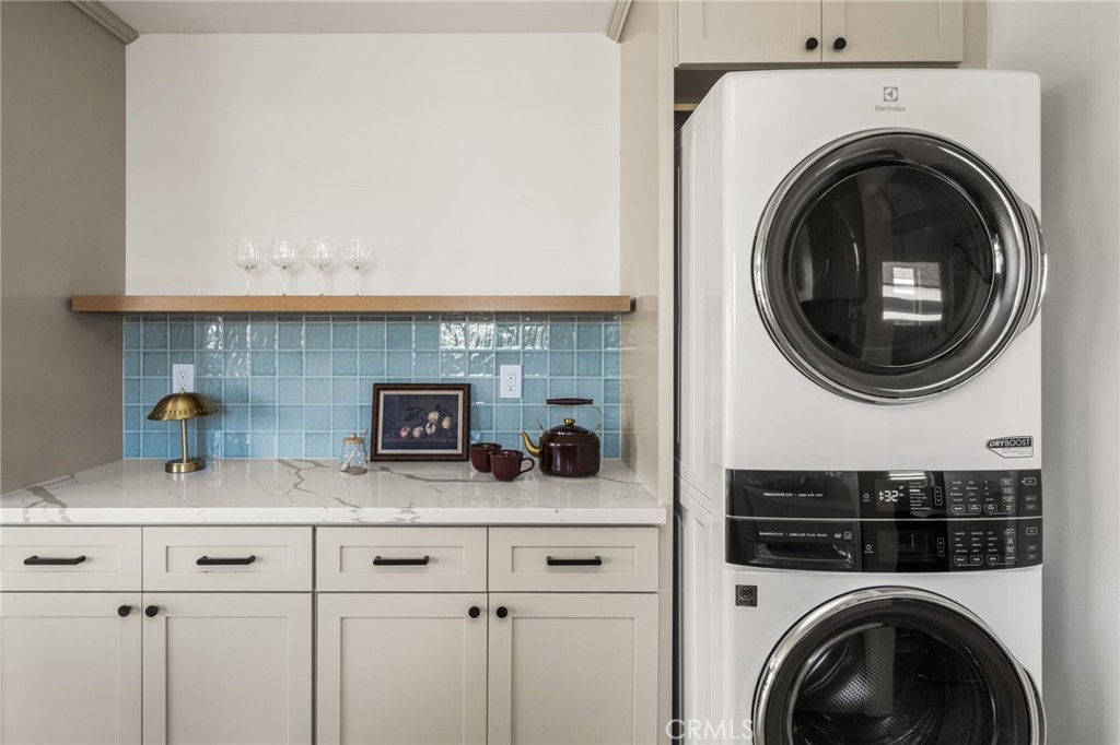 4817 W 136th Street Property Photo 10