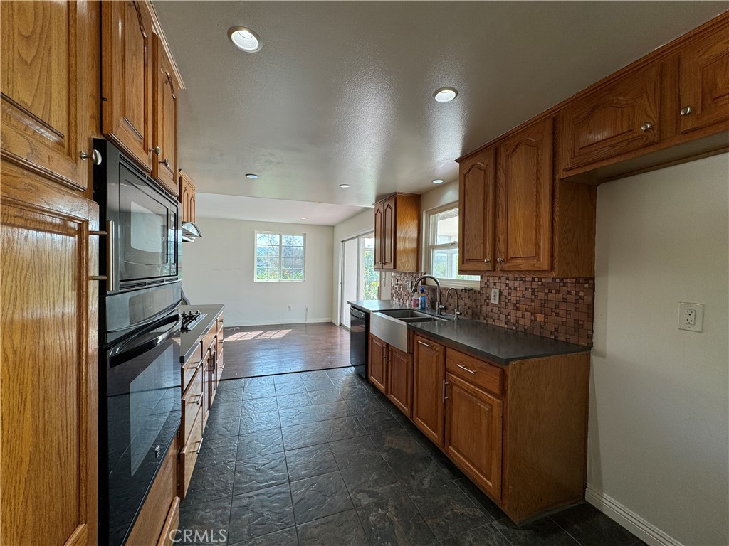 13678 Sycamore Drive Property Photo 7