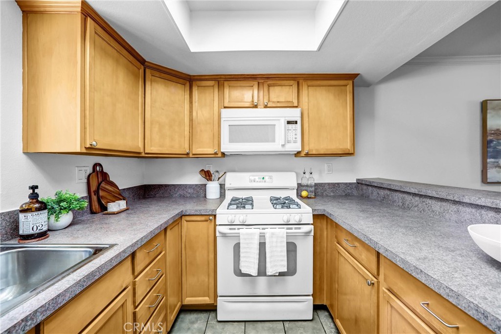 430 N Holliston 104 Property Photo 16