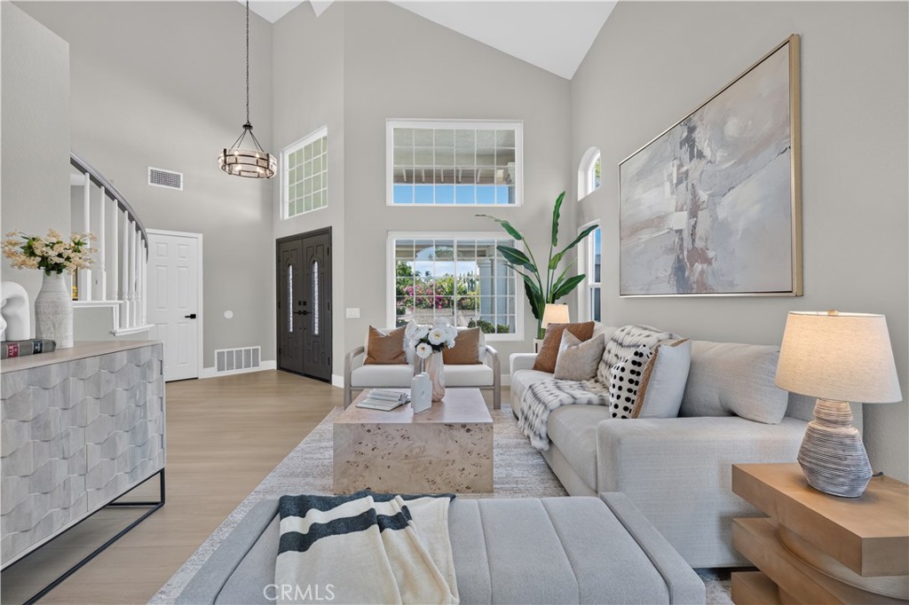 6549 Via Flora Property Photo 8