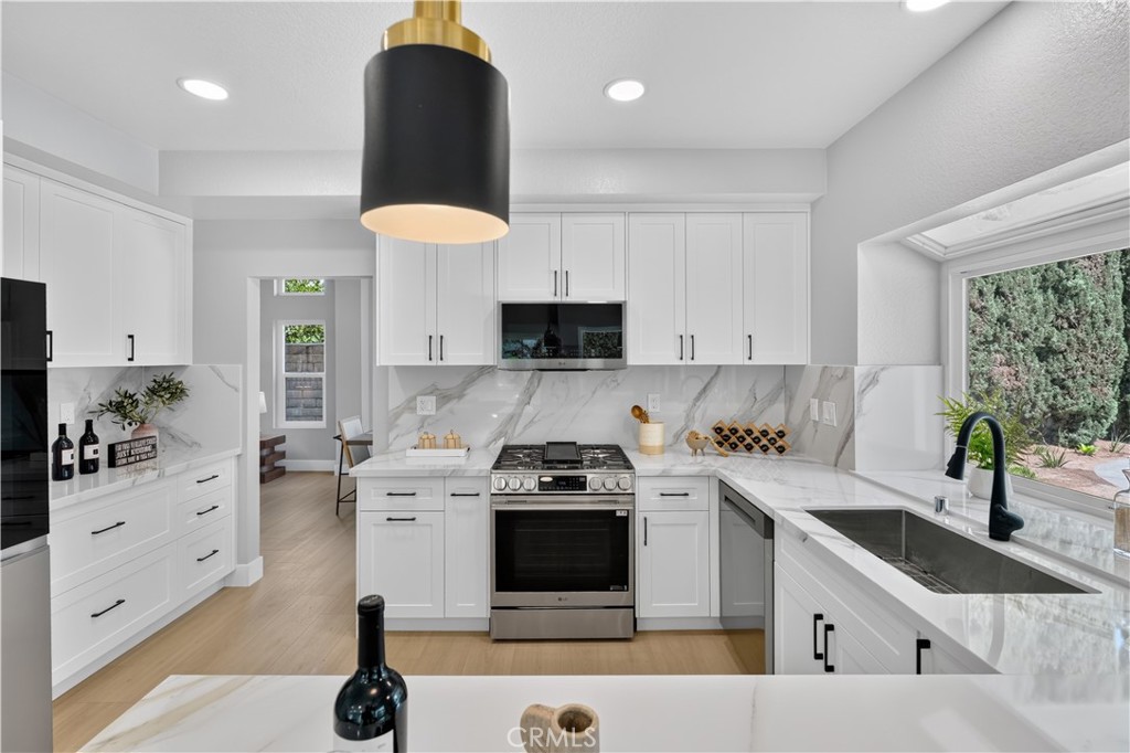 6549 Via Flora Property Photo 16