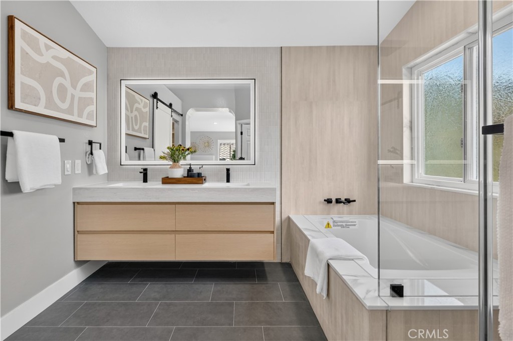 6549 Via Flora Property Photo 28