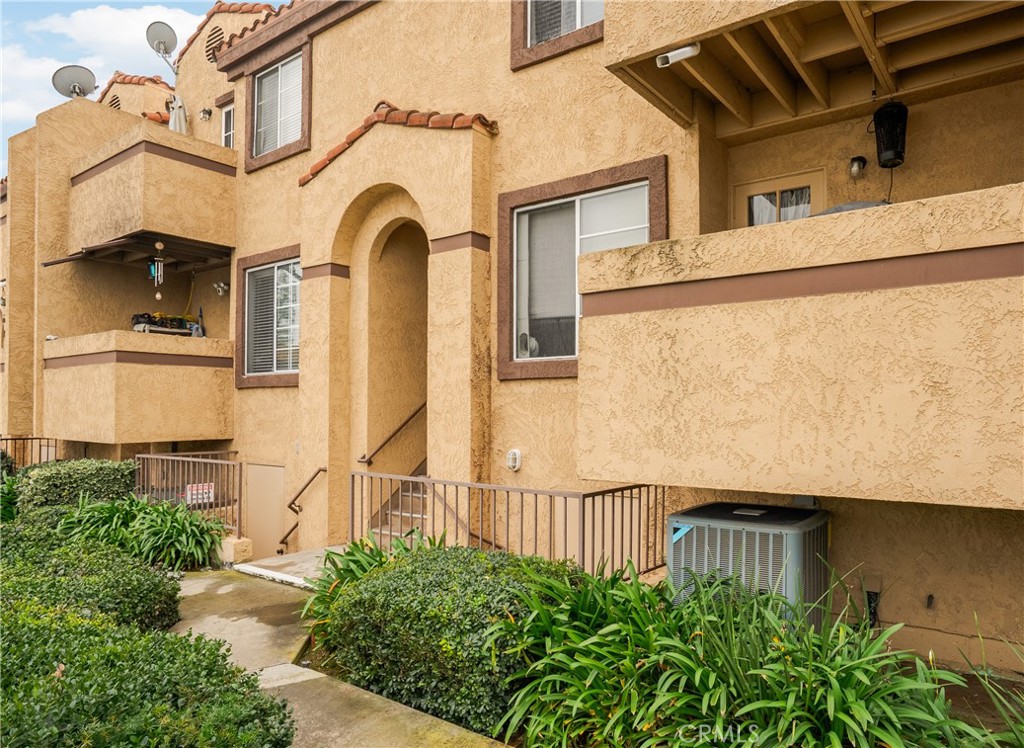 8615 Beverly 6 Property Photo 1