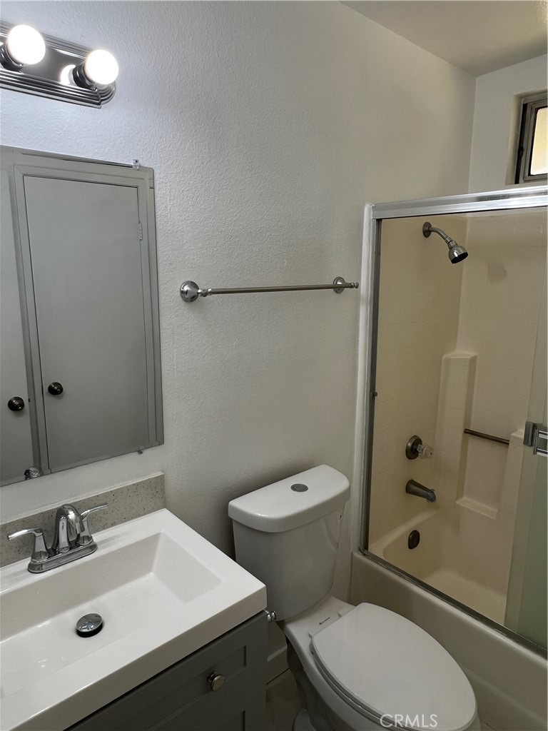 221 Grayson Way D Property Photo 14