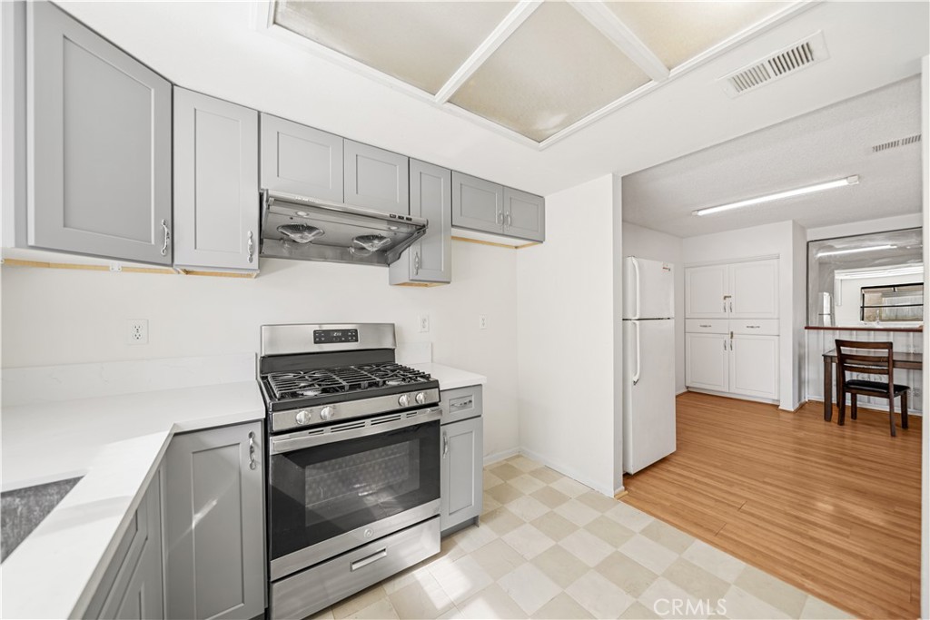 317 N Lincoln Street B Property Photo 15
