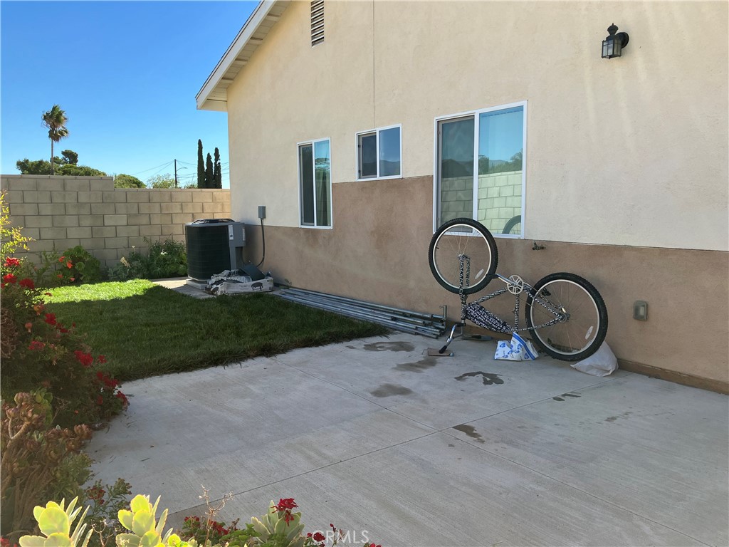 17548 Court Street Property Photo 8