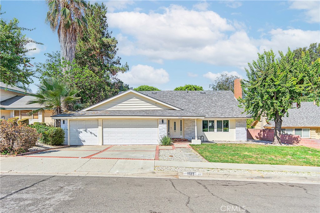 1123 Bain Avenue Property Photo