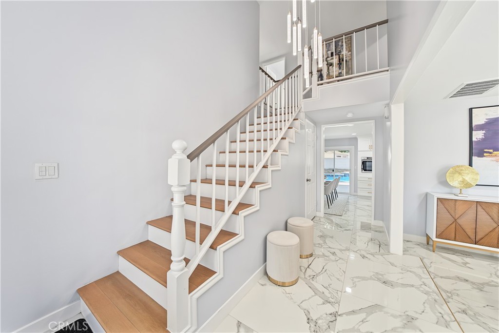 1123 Bain Avenue Property Photo 6
