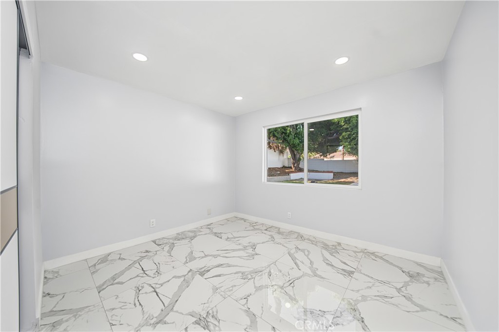 1123 Bain Avenue Property Photo 16