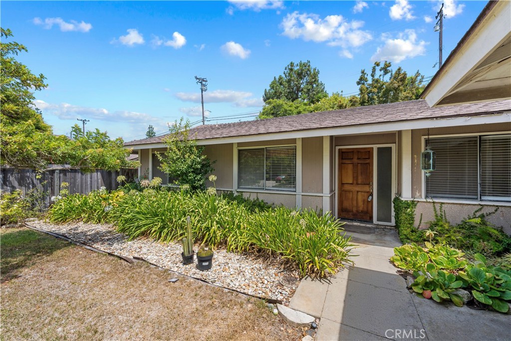 28042 Santona Property Photo 1