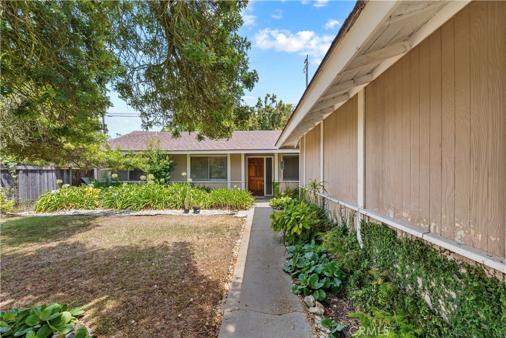 28042 Santona Property Photo 2