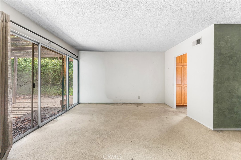28042 Santona Property Photo 7
