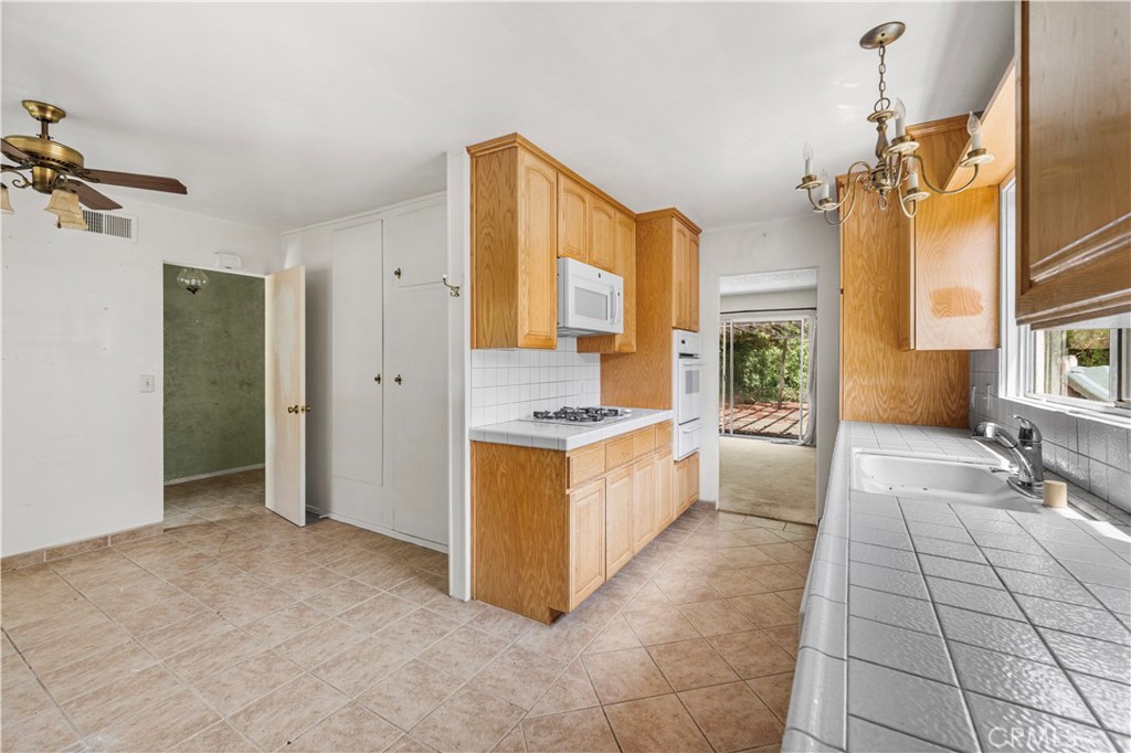 28042 Santona Property Photo 22