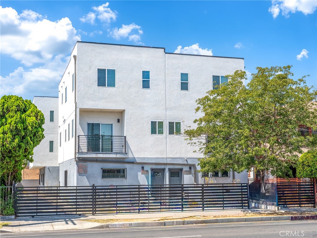 4103 S Normandie Avenue Property Photo 1