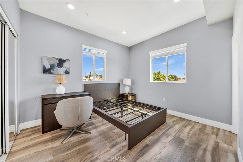4103 S Normandie Avenue Property Photo 12
