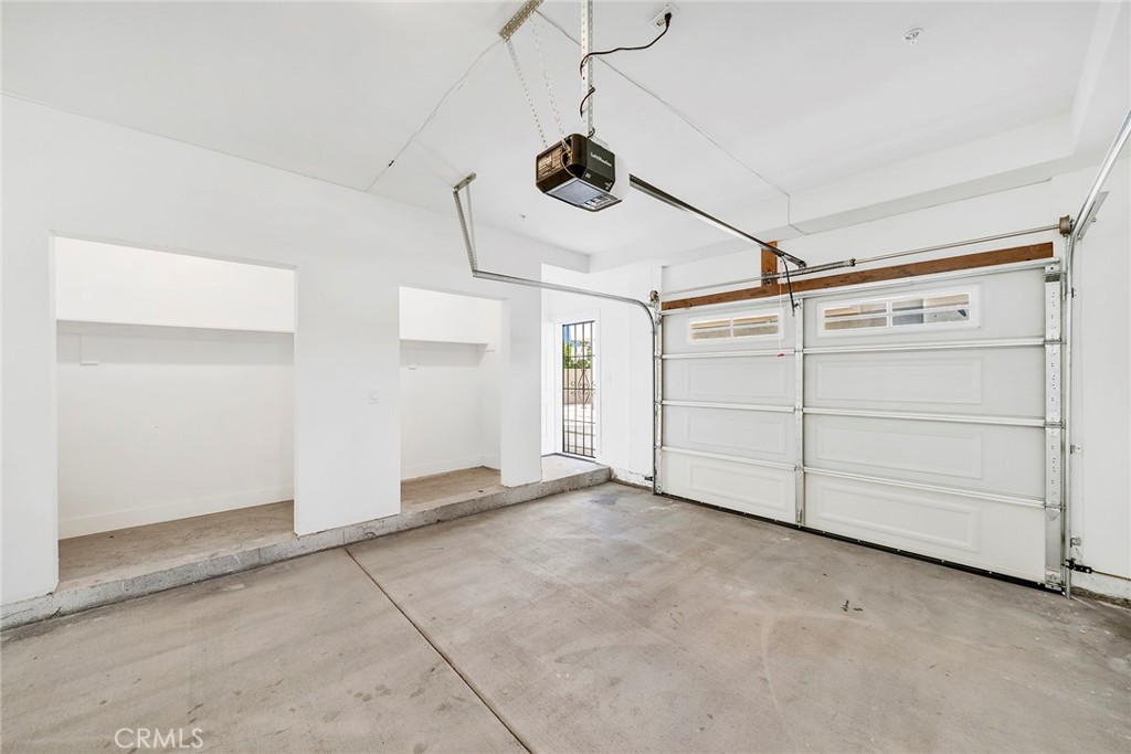 4103 S Normandie Avenue Property Photo 16